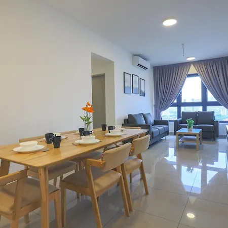 Lovely 3-Bedroom W Pool 7 Pax - Jalan Cheras Kuala Lumpur Luaran gambar