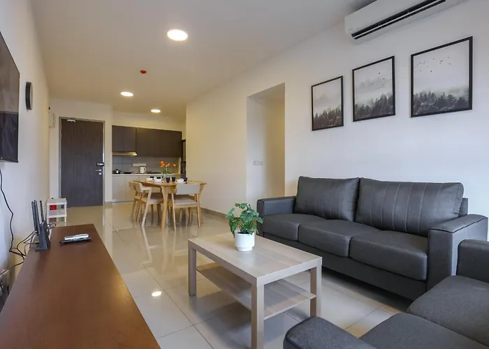 Lovely 3-Bedroom W Pool 7 Pax - Jalan Cheras